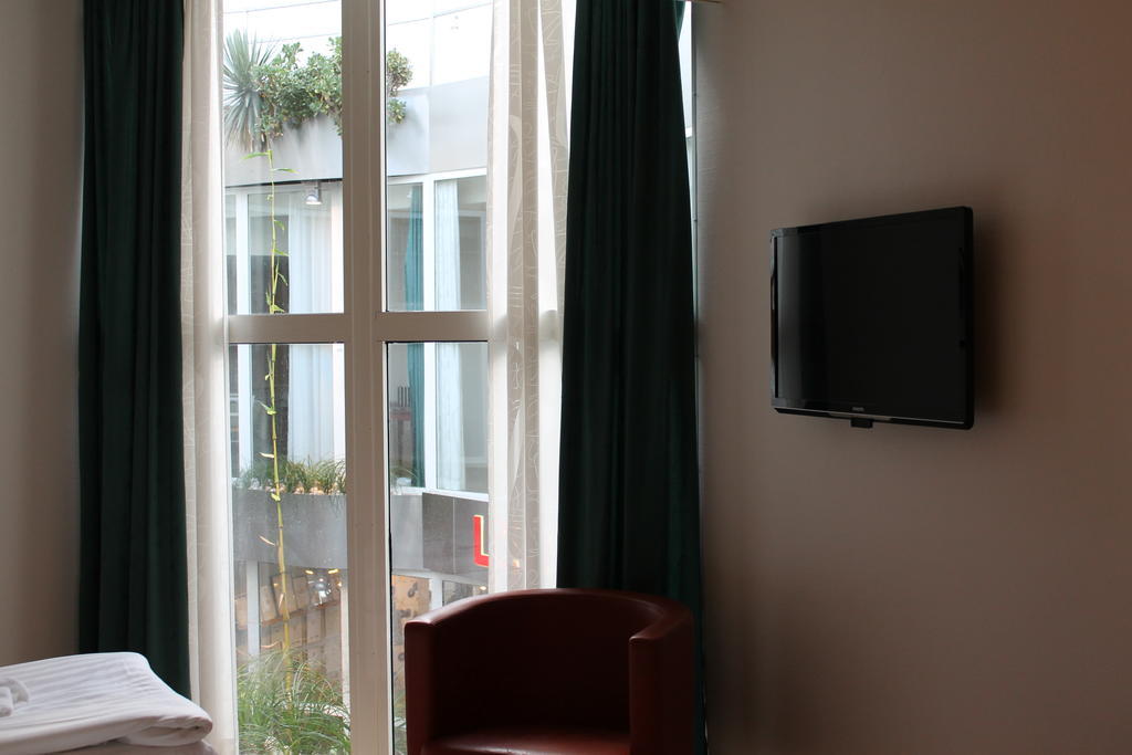 Pronova Hotell & Vandrarhem นอเชอร์ปิง ภายนอก รูปภาพ