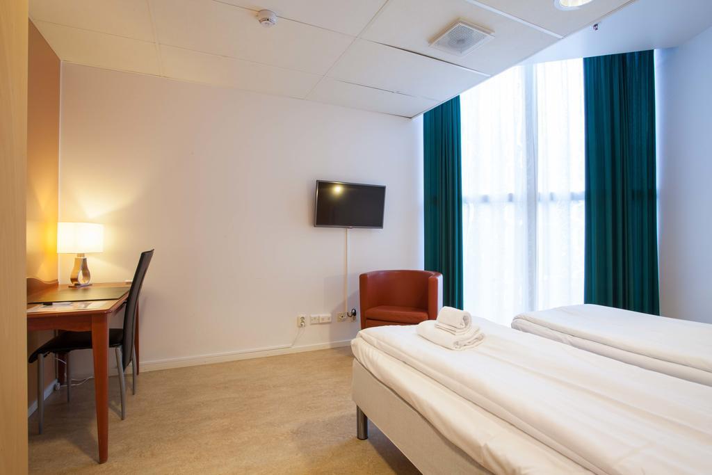 Pronova Hotell & Vandrarhem นอเชอร์ปิง ภายนอก รูปภาพ
