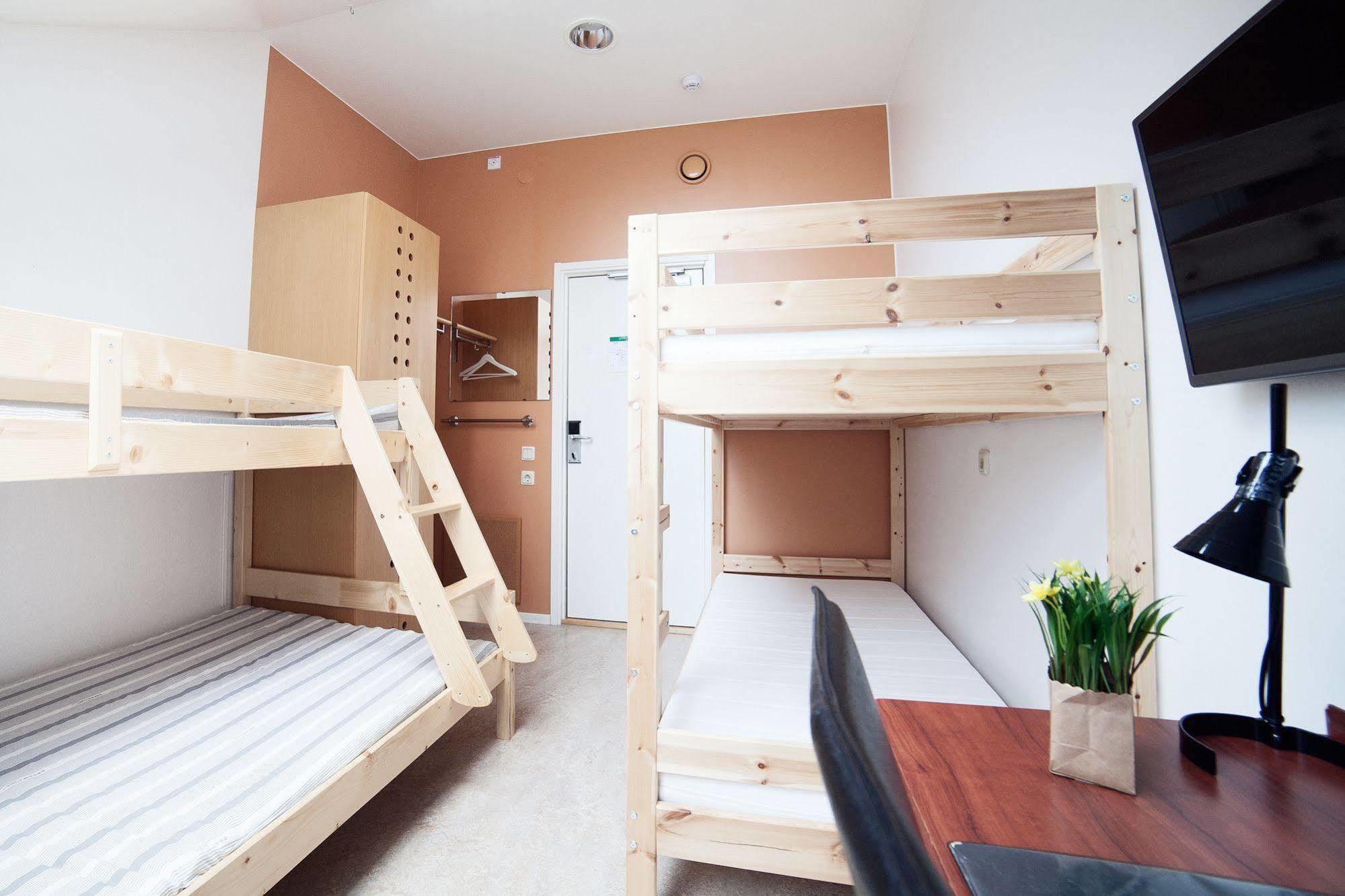 Pronova Hotell & Vandrarhem นอเชอร์ปิง ภายนอก รูปภาพ
