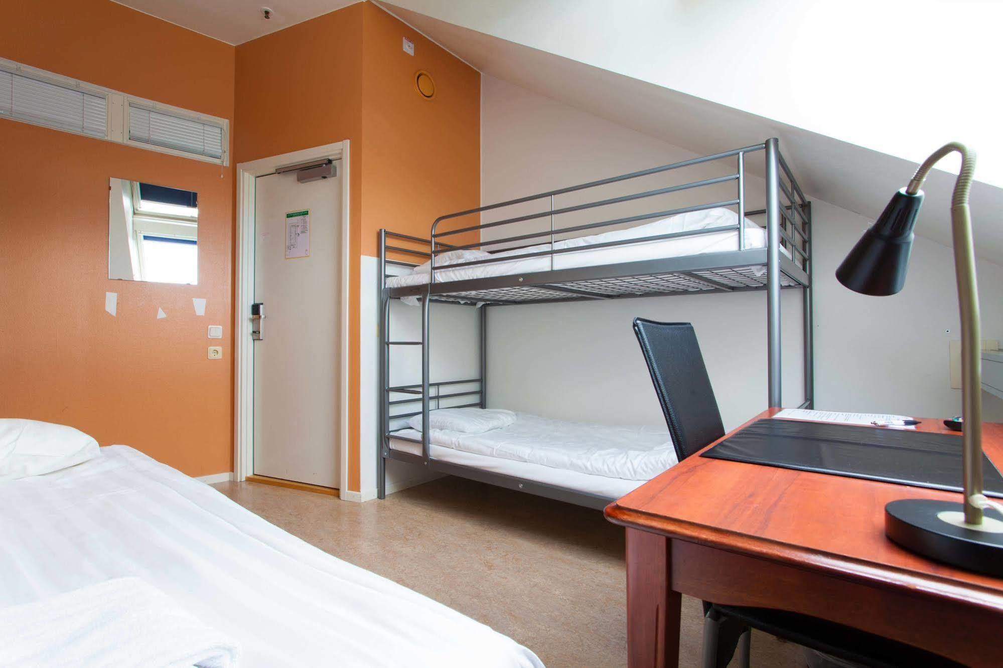 Pronova Hotell & Vandrarhem นอเชอร์ปิง ภายนอก รูปภาพ