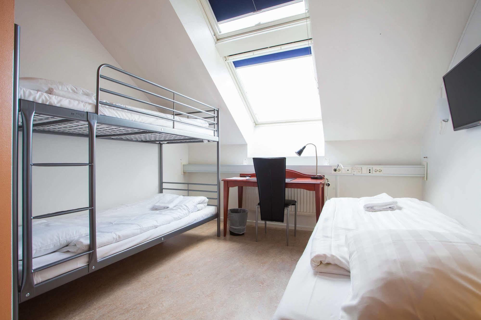 Pronova Hotell & Vandrarhem นอเชอร์ปิง ภายนอก รูปภาพ
